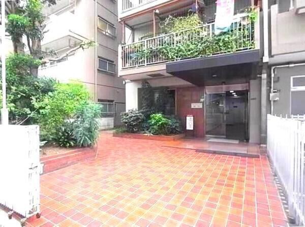 【キョウエイハイツ田町】エントランスアプローチ