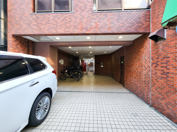 【ニューハイツ麻布仙台坂】エントランス 【ニューハイツ麻布仙台坂】エントランス