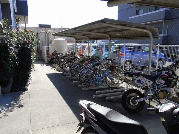 【ビ・ウェル新倉敷】駐輪場