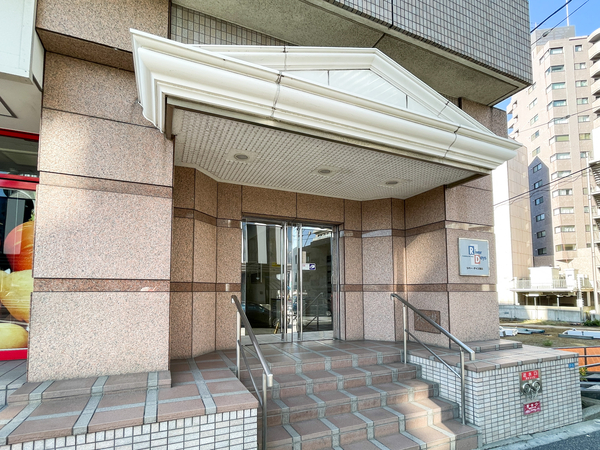 【リバーディズ綱島】エントランス