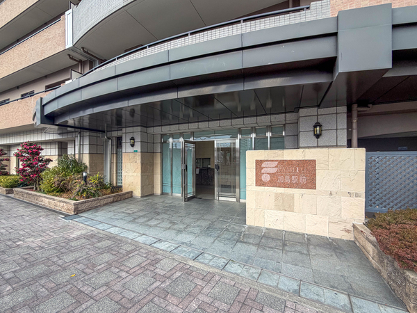 【ファミール加島駅前】エントランス 【ファミール加島駅前】エントランス