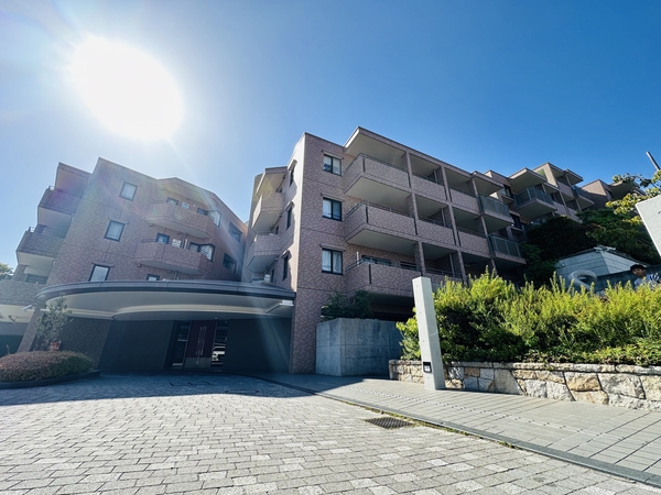 【グランドメゾン千里山西】外観