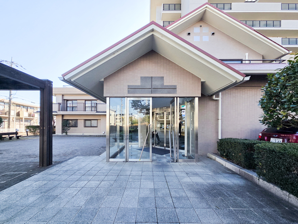 【フォレスティア上尾栄町】エントランス