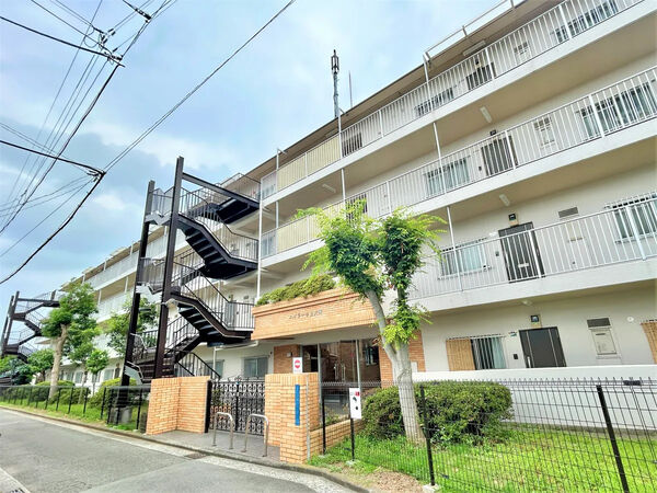 【ハイラーク上大岡】外観