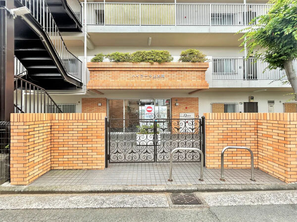 【ハイラーク上大岡】エントランス 【ハイラーク上大岡】エントランス