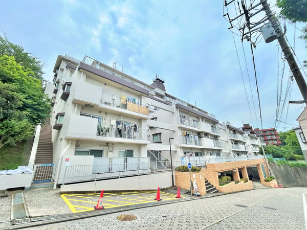 【ハイラーク上大岡】外観 【ハイラーク上大岡】外観