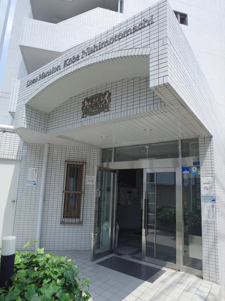 【ライオンズマンション神戸西元町】エントランス