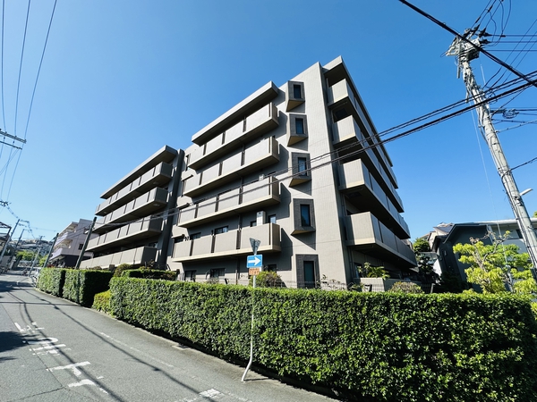 【グランドメゾン吹田山手】外観