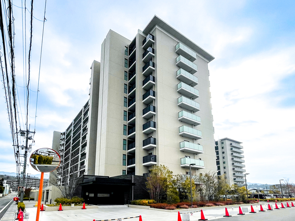 【ジオ川西多田パークサイト】外観