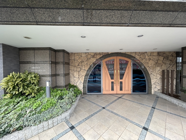 【フローレンス戸坂中町】エントランス