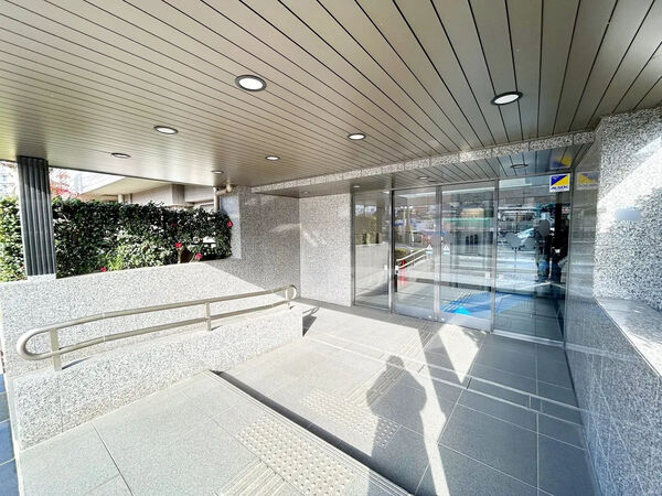 【コスモ小竹向原】エントランス 【コスモ小竹向原】エントランス