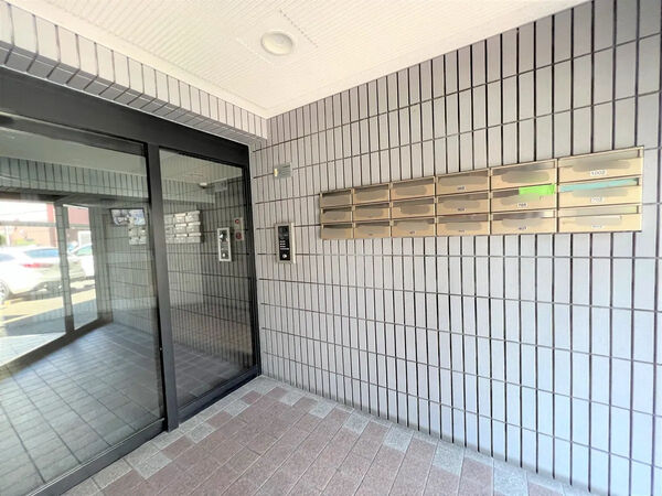 【ロイヤルステージ高宮南】エントランス