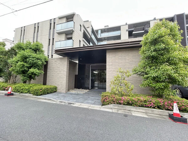 【プラウド練馬光が丘公園】エントランス