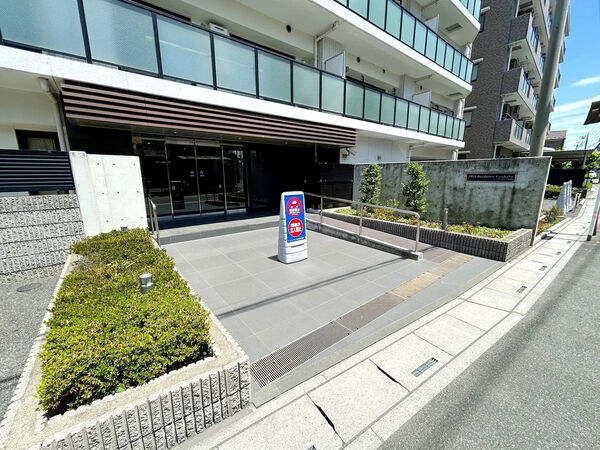 【アーリアレジデンス春日部】エントランス