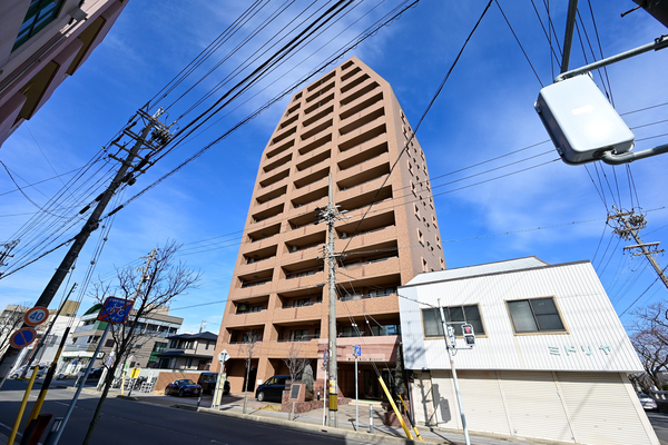 【ミツイロイヤル国府宮駅前イースト】外観 【ミツイロイヤル国府宮駅前イースト】外観