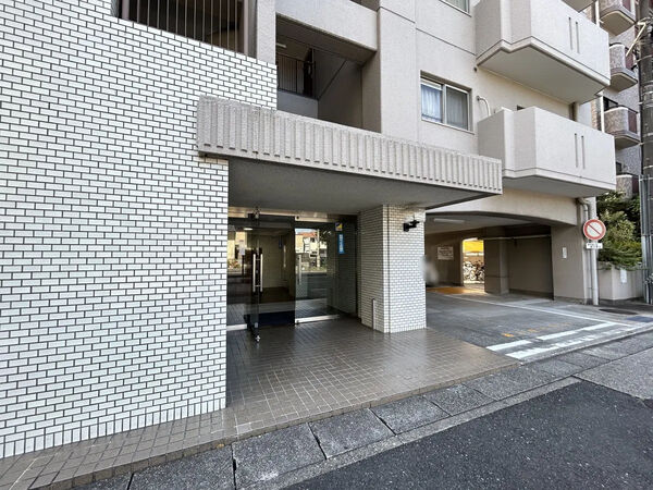 【イトーピア植田マンション】エントランス