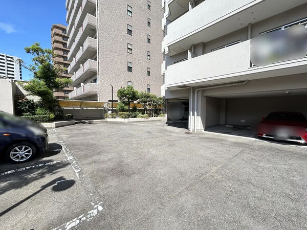 【イトーピア植田マンション】駐車場