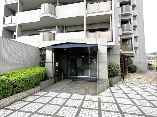 【ヒューマンズウェル府中本町】＜エントランス＞
