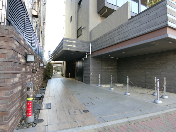 【ルジェンテ池袋立教通り】エントランス