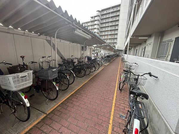【進和グレーシイハイツ堺】駐輪場