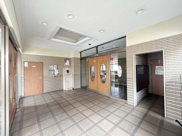 【ライオンズマンション瀬古第2】エントランス