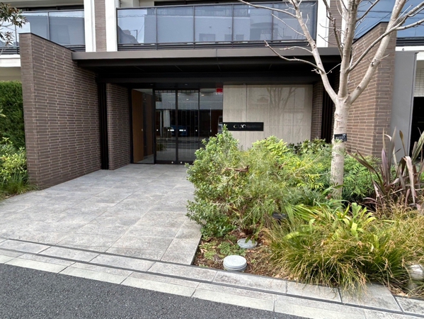 【クリオ横濱弘明寺】エントランス
