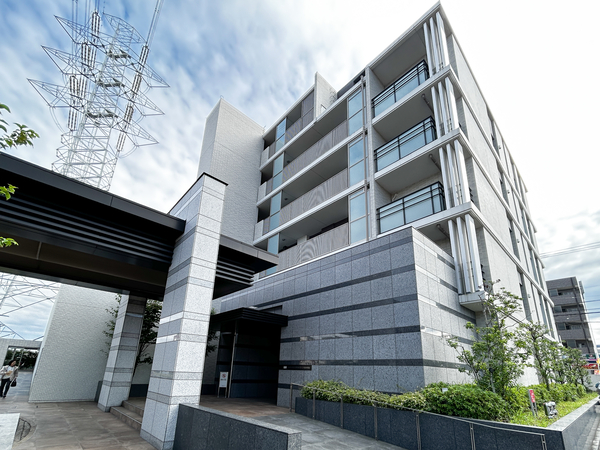 【リーフィアレジデンス栗平】エントランス