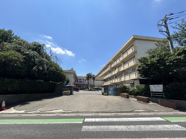 大宮別所小学校　約800ｍ