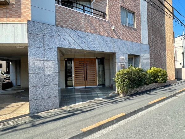 【サンパレス一橋学園】エントランス