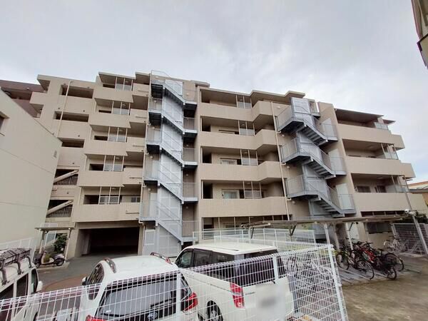 【レジーナ和田町エスタシオン】外観写真