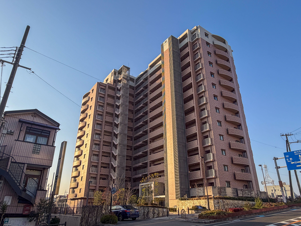 【メロディーハイム枚方宮之阪】外観