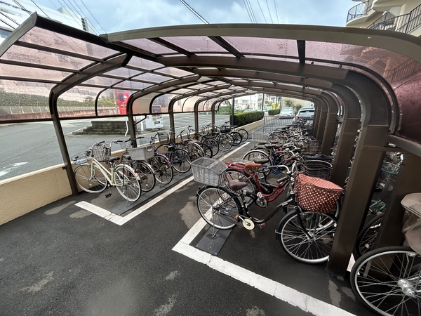 【ライオンズマンション大宮吉野町】駐輪場