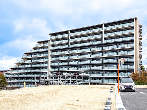 【ヴェリテ千里青葉丘】外観 【ヴェリテ千里青葉丘】外観