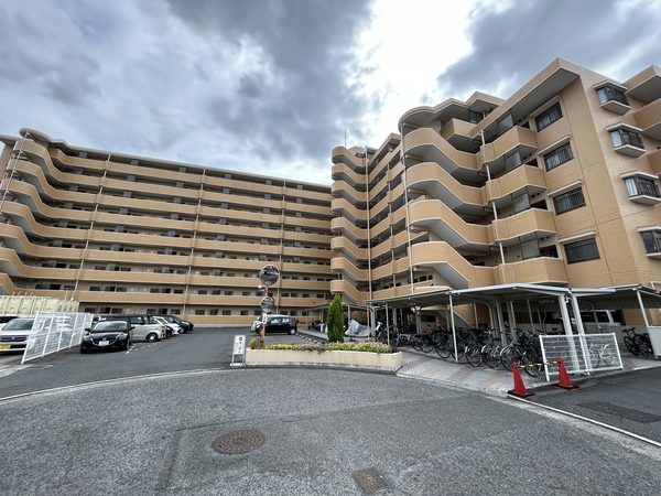 【エメラルドマンション中山南壱番館】外観