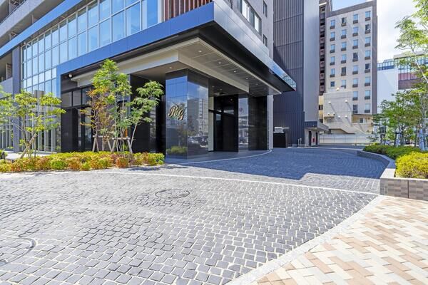【ロイヤルガーデンタワー岡山幸町】《アプローチ・エントランス》