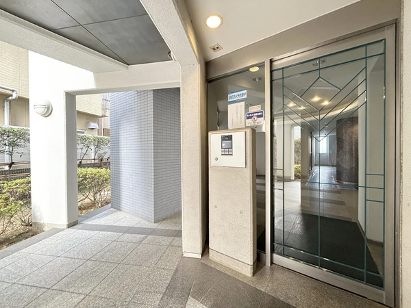 【ユアコート東長崎】エントランス