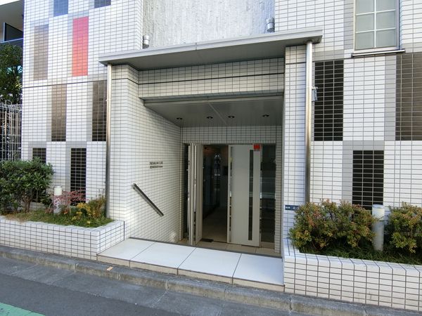 【プレミアムキューブ飯田橋エムオー】エントランス