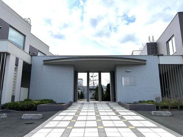 【ル・ケレス テラスドスクエア】エントランス 【ル・ケレス テラスドスクエア】エントランス