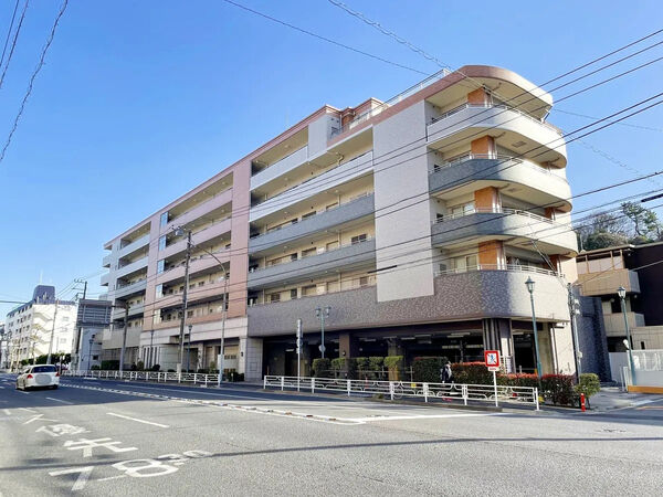【エルズ元町ポートヴュー】このエリアが持つ、独特の感性を纏った外観。 【エルズ元町ポートヴュー】このエリアが持つ、独特の感性を纏った外観。