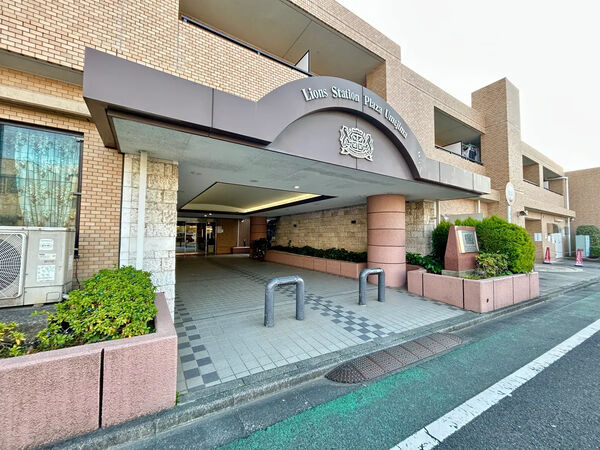 【ライオンズステーションプラザ梅島】エントランス