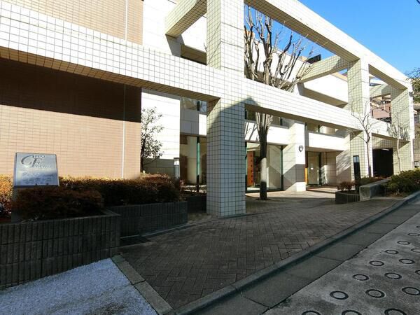 【クレストフォルム新百合ヶ丘サウスヒル】エントランス