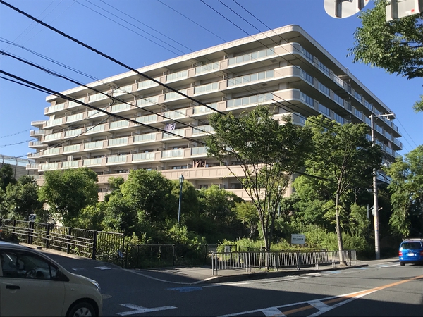 リバーガーデン千里丘けやき通り 2枚目 リバーガーデン千里丘けやき通り