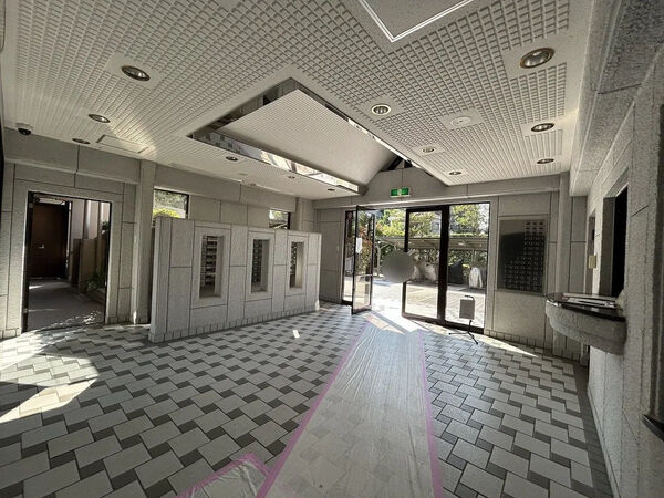 【エンゼルハイムリバーサイド武庫川】エントランス 【エンゼルハイムリバーサイド武庫川】エントランス