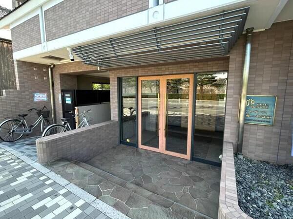 【プレサンス京都二条城前】エントランス１