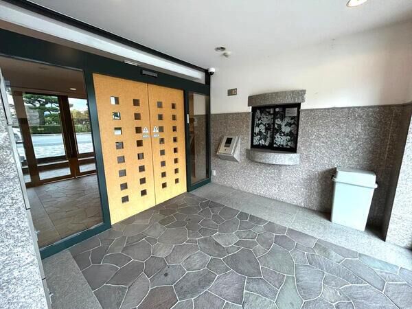 【プレサンス京都二条城前】エントランス２