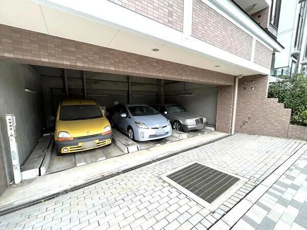 【プレサンス京都二条城前】共用部分（駐車場）