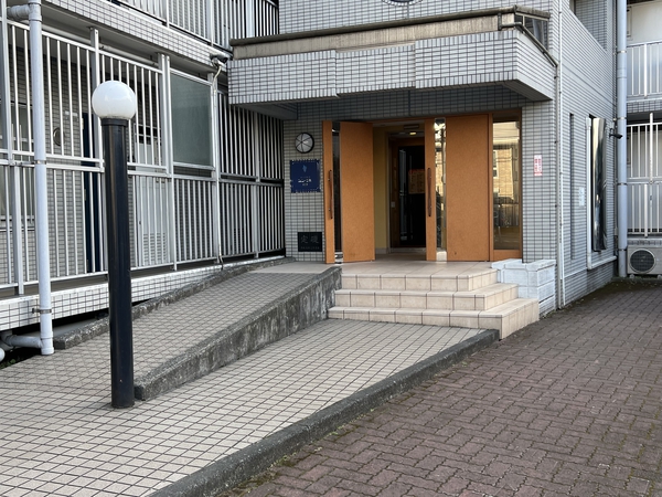 【ユニーブル成増】エントランス