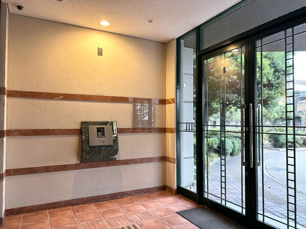 【パラドール西院ナチュレ】エントランス