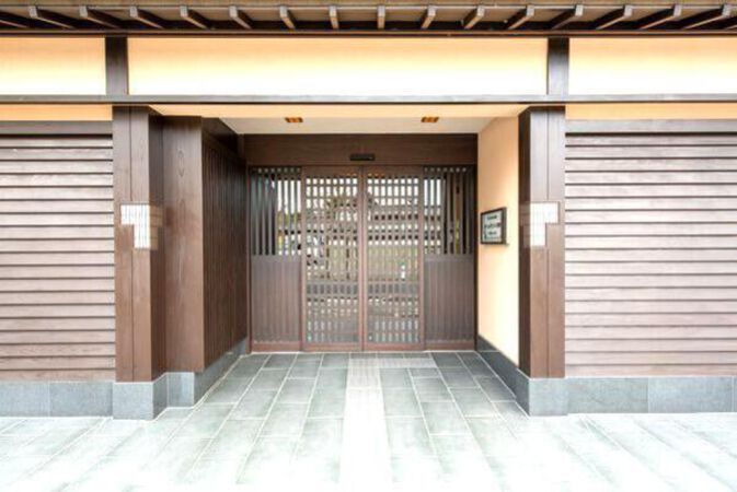 【ザ・レジデンス京都祇園八坂通】エントランス2