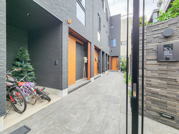 【プラハテラス恵比寿】外観 【プラハテラス恵比寿】外観